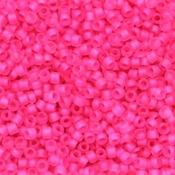 Size 15 Matsuno Seed Beads -- F207A Neon Crystal Matte / Bright Pink Lined