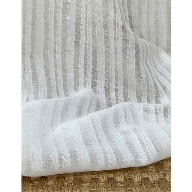 Gaston Y Daniela Drapery GDT5713.001.0 Drapery POLYESTER - 79%;LINEN - 21% Spain </p><p>Repeat: H: , V: 27.5 21 - My Fabric Connection -