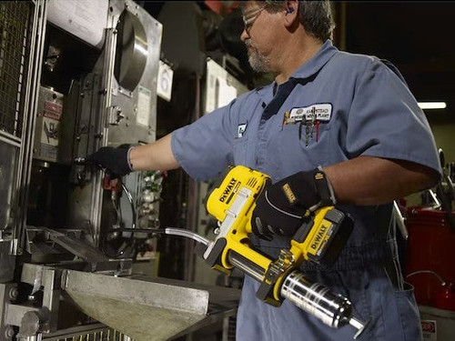 DeWalt 20V MAX Grease Gun Kit