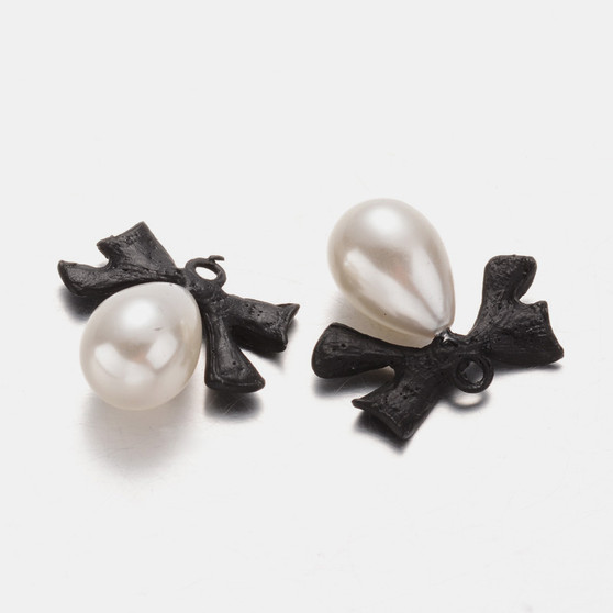 4 x Bowknot Alloy Pendants, with Acrylic Pearl, White, 20x23x10mm, , Hole: 2mm