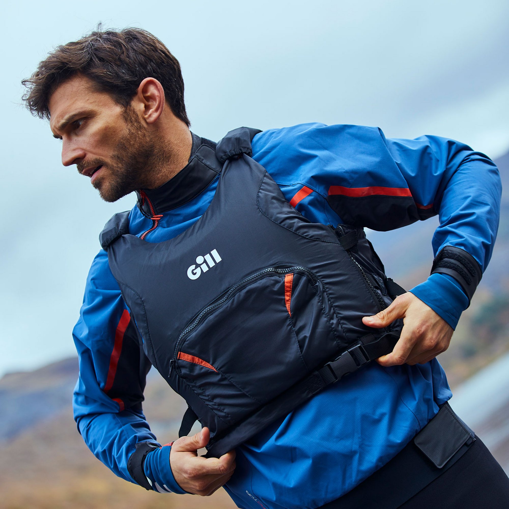 Pursuit Buoyancy Aid- 4916-BLK20-LIFESTYLE_15.jpg