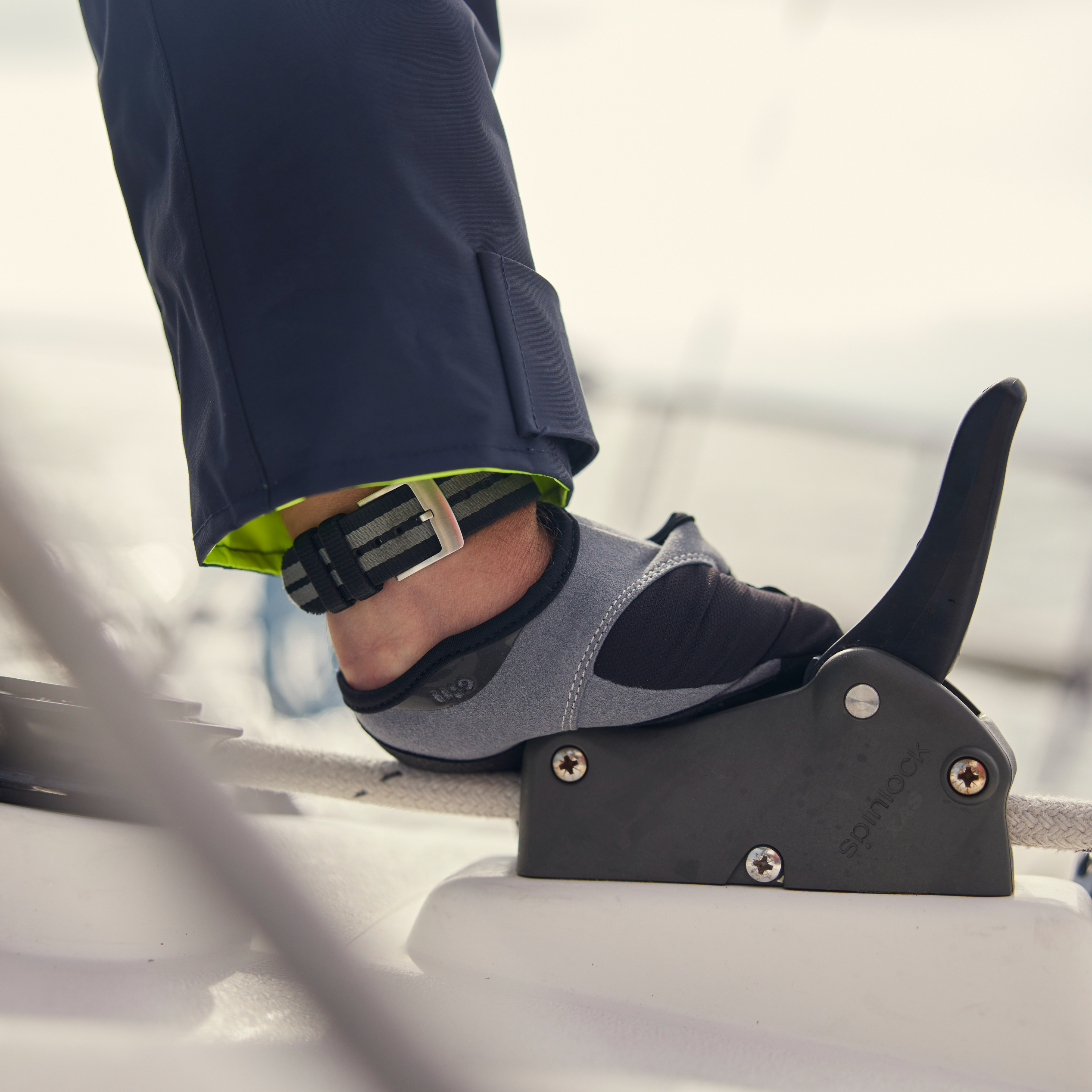 Deckhand Gloves - Long Finger - 7053-BLK01-lifestyle_4.jpg