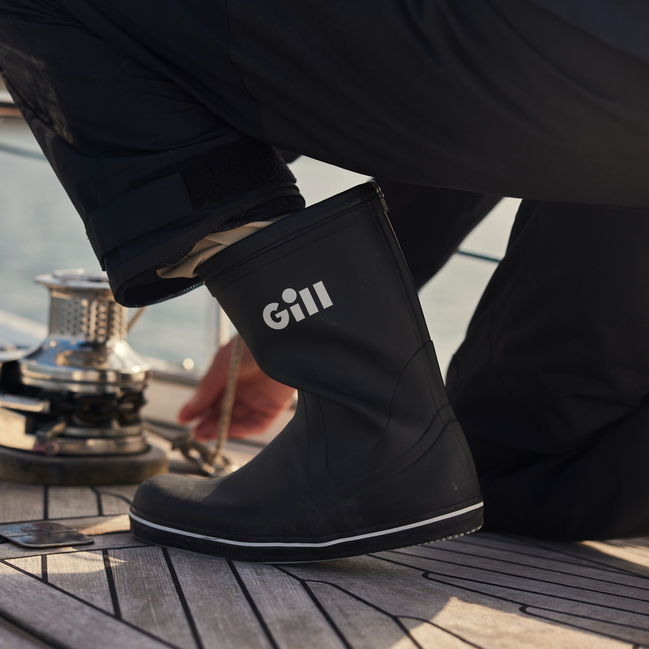 Short Cruising Boots - 917-BLK01-LIFESTYLE_3.jpg