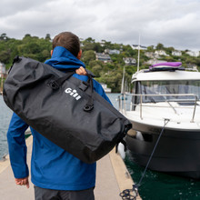 60L Voyager Duffel Bag - L100-BLK01-LIFESTYLE_2.jpg