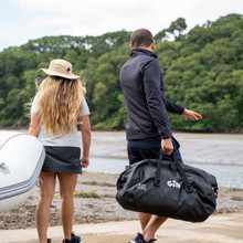 60L Voyager Duffel Bag - L100-BLK01-LIFESTYLE_4.jpg
