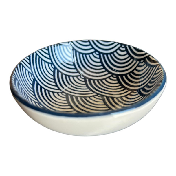 ZY000E Tiny Ceramic Bowl - Blue And White Scales.
