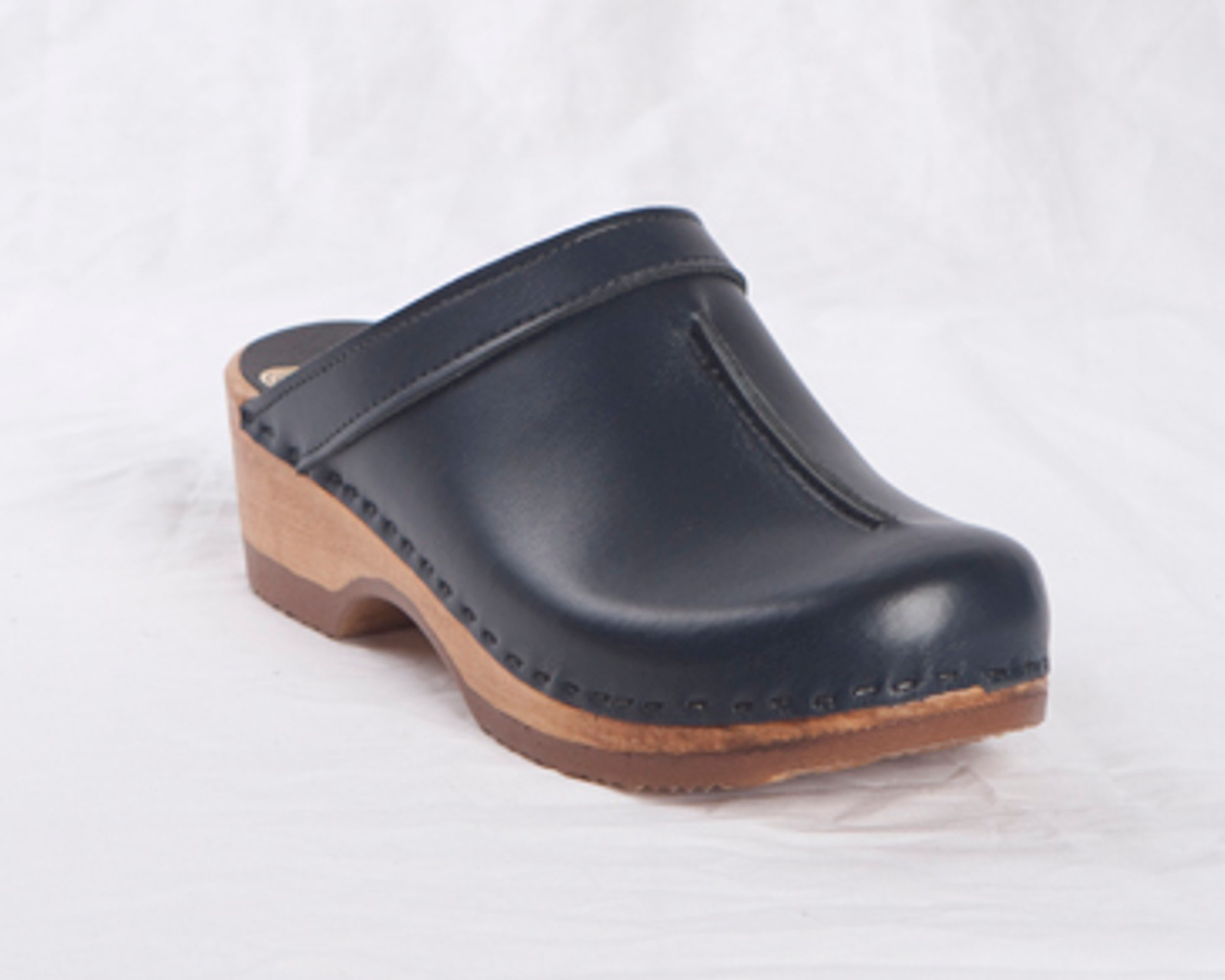 Front Seam Clogs