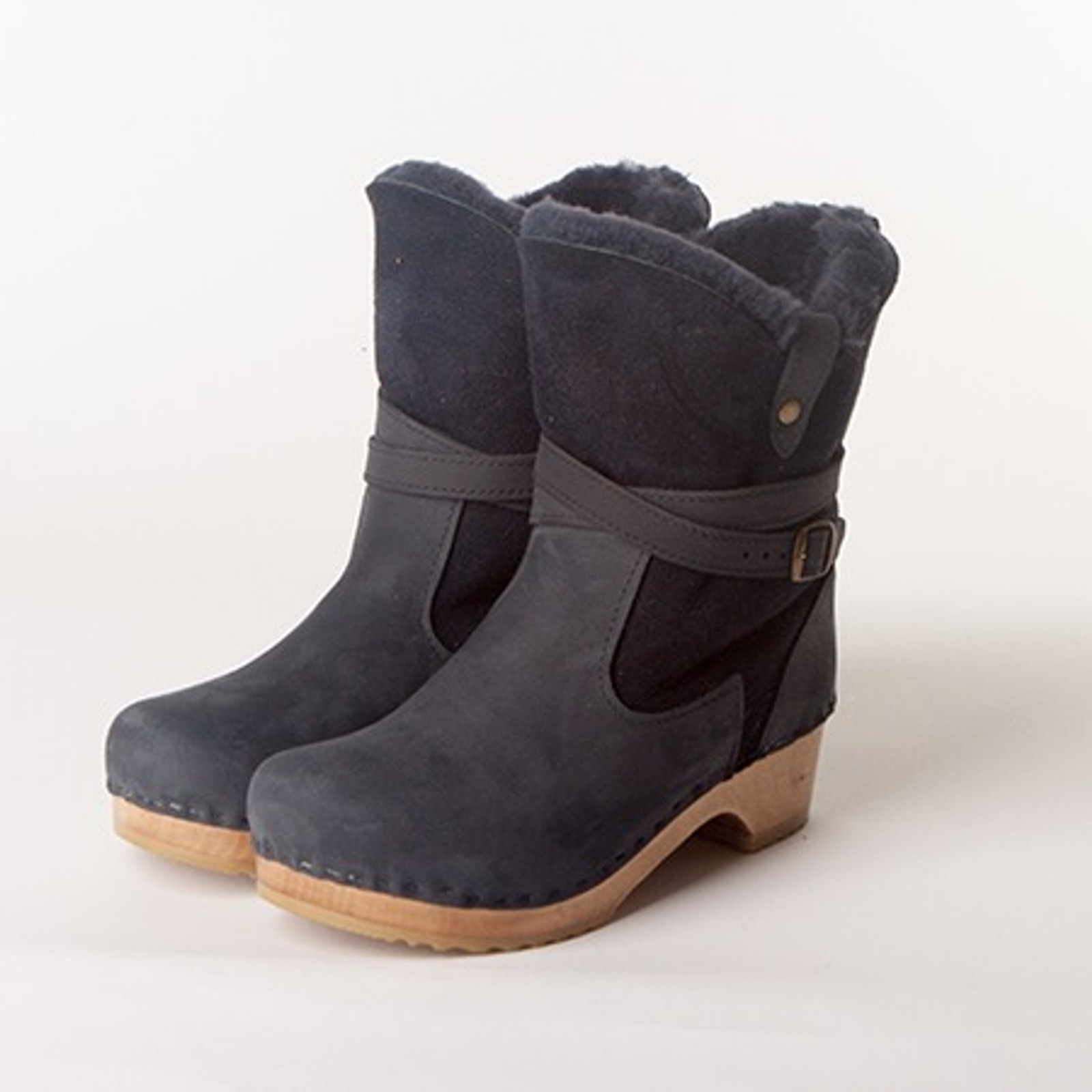 Lucy 7" Navy Boots - Swedish Low Heels