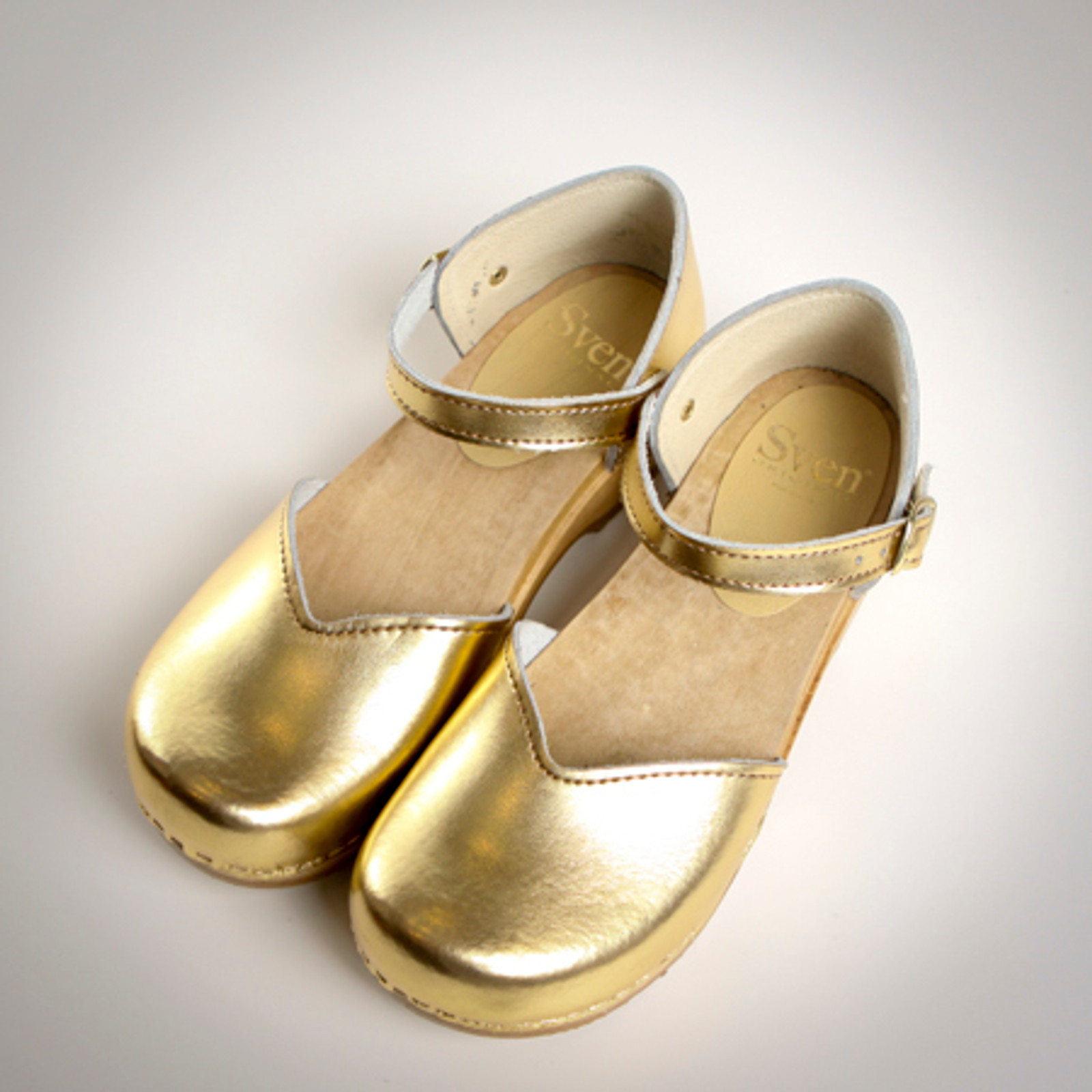 Closed Heel Clogs - Mary Jane - Bendable