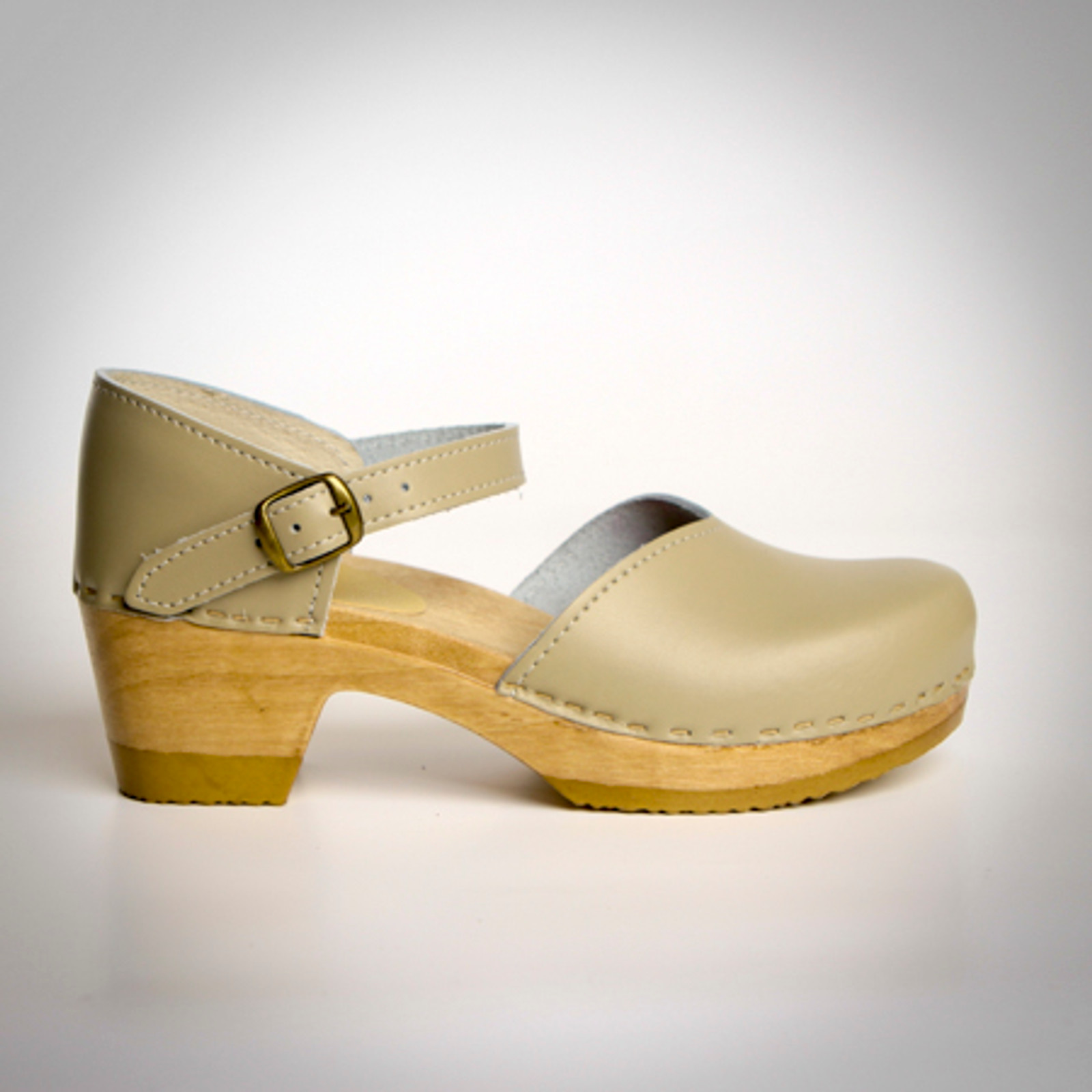 Closed Heel Clogs - Mary Janes