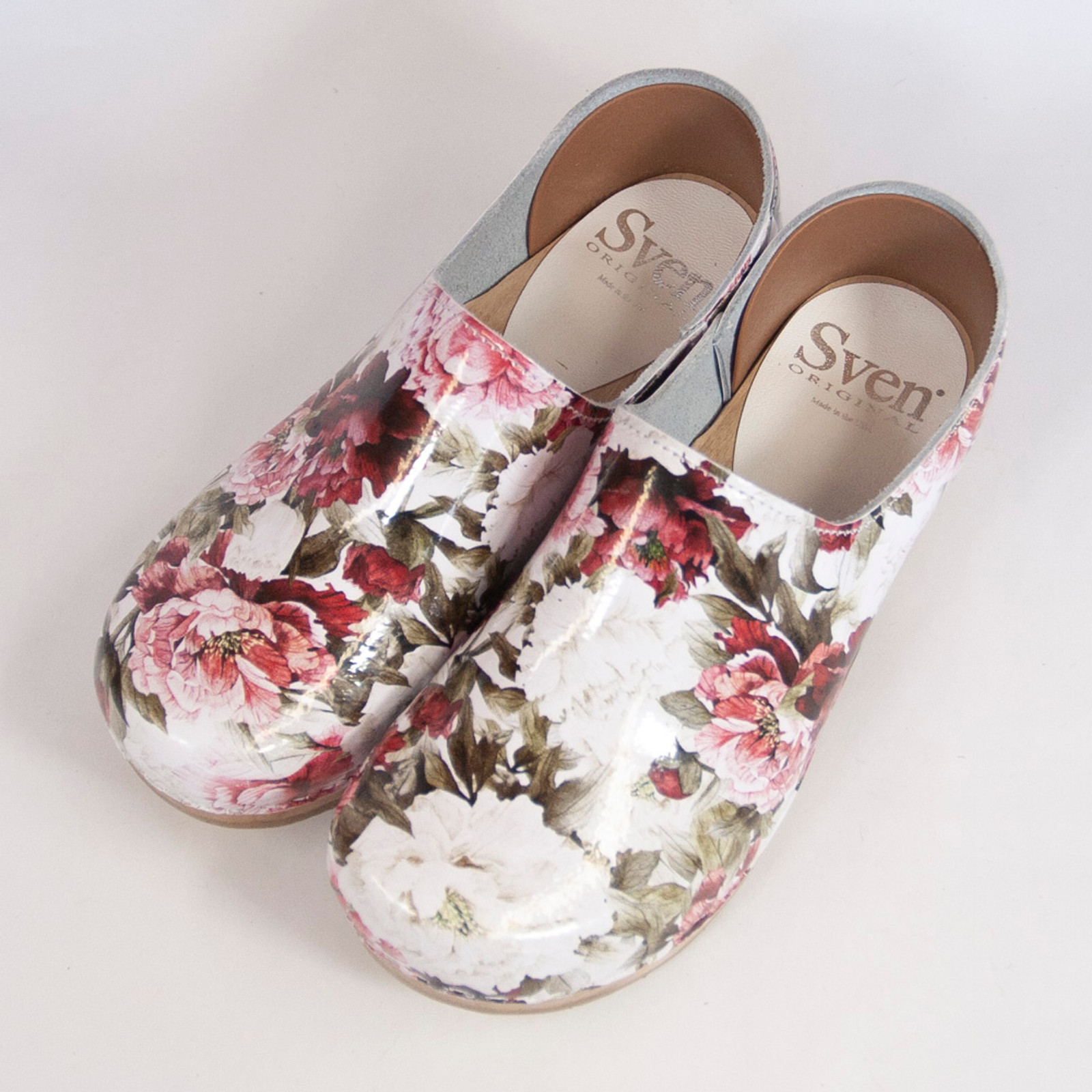 Peony Leather - Closed Back Clogs - Bendable