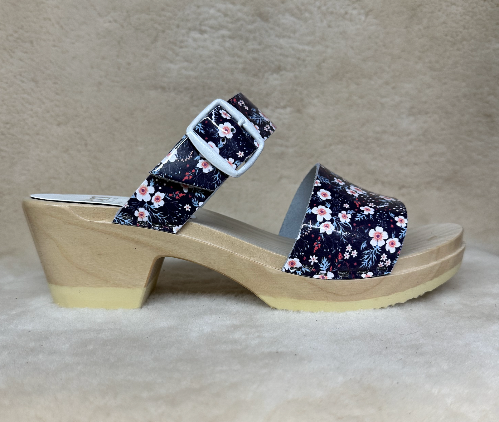 2 Strap Clogs - Meadow Leather - Mid Heels