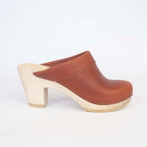Wide Collar Clogs - Whiskey - High Heels