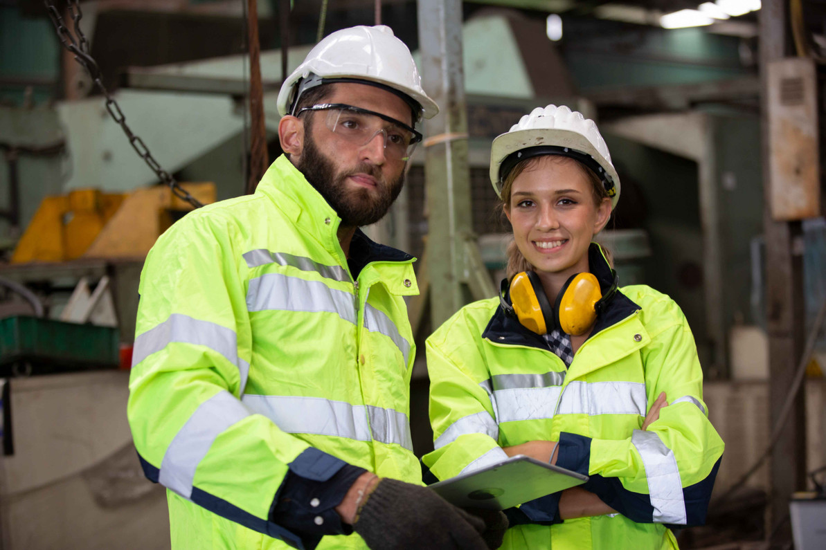 Hi Vis Workwear vs. Regular Workwear: Why Visibility Matters in Australian Worksites
