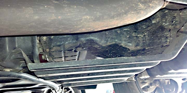 2011 Grand Cherokee OEM pan skid plate