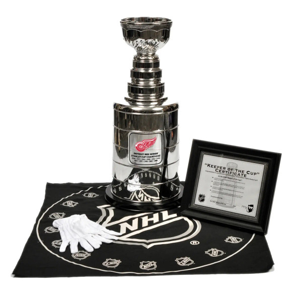 NHL Detroit Red Wings 11 Time Champions Replica Stanley Cup
