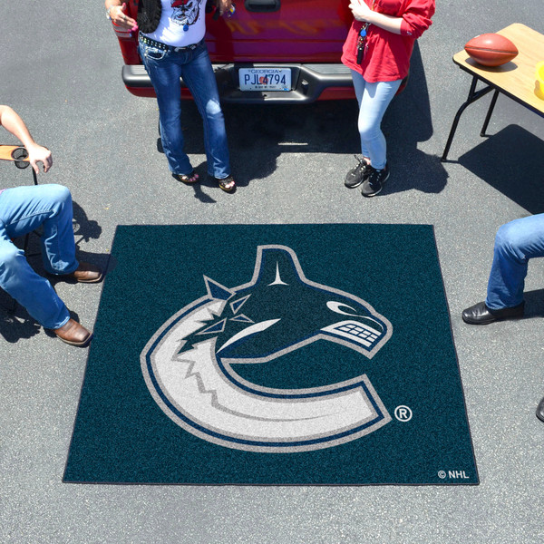 NHL - Vancouver Canucks Tailgater Mat 59.5"x71"