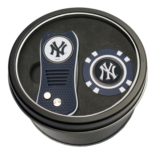 New York Yankees Tin Gift Set with Switchfix Divot Tool and Golf Chip
