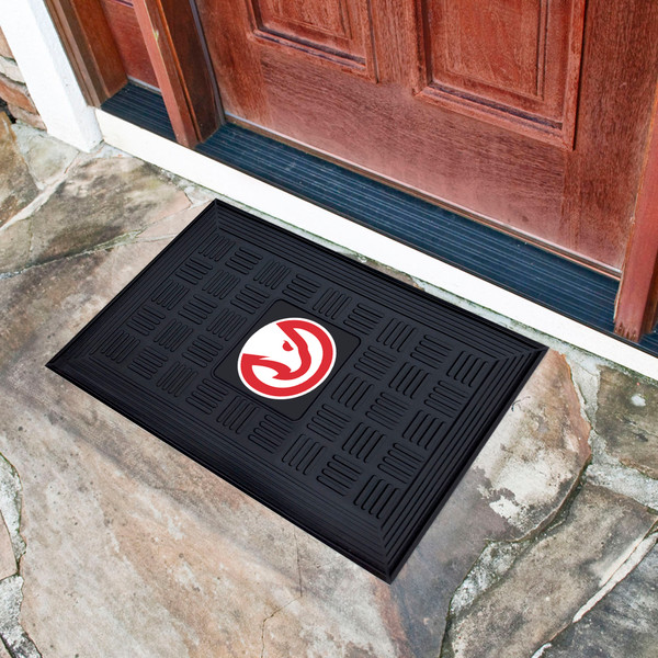 NBA - Atlanta Hawks Medallion Door Mat 19.5"x31.25"