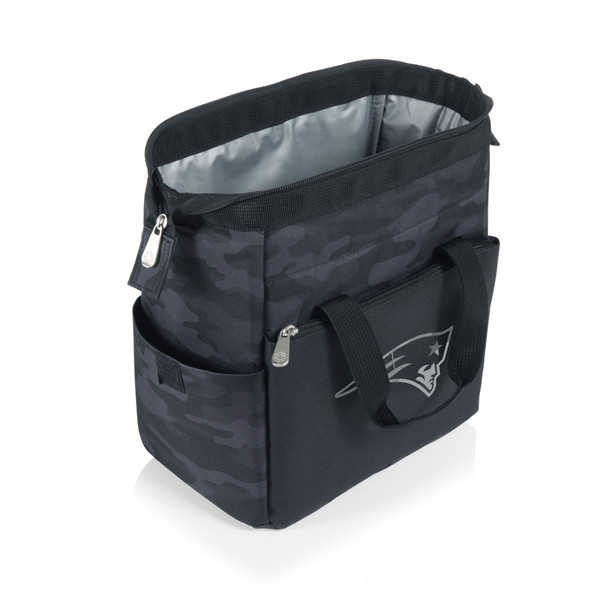 New England Patriots On The Go Lunch Bag Cooler, (Black Camo)