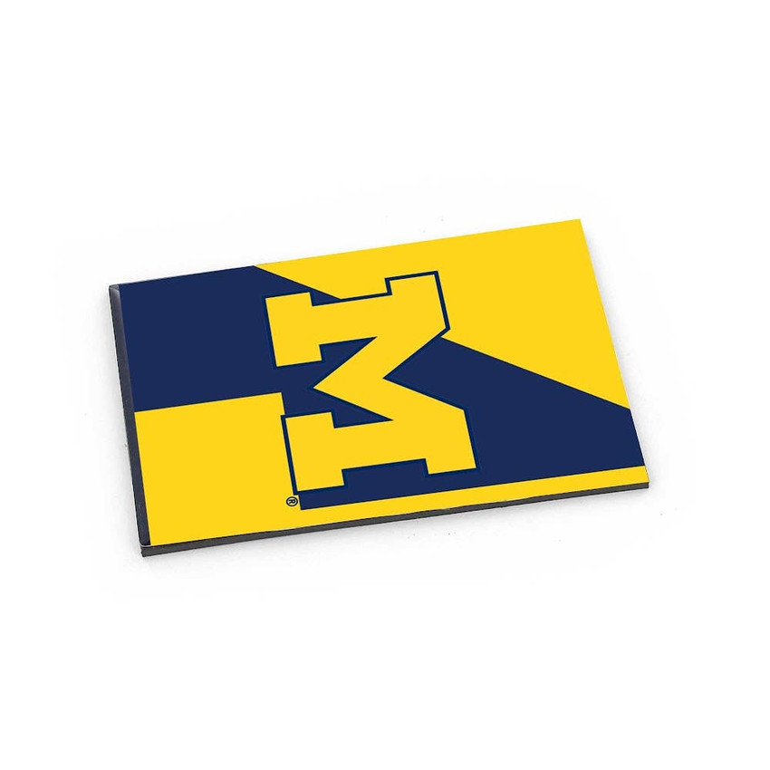 NCAA Michigan Wolverines Dynamic Magnet
