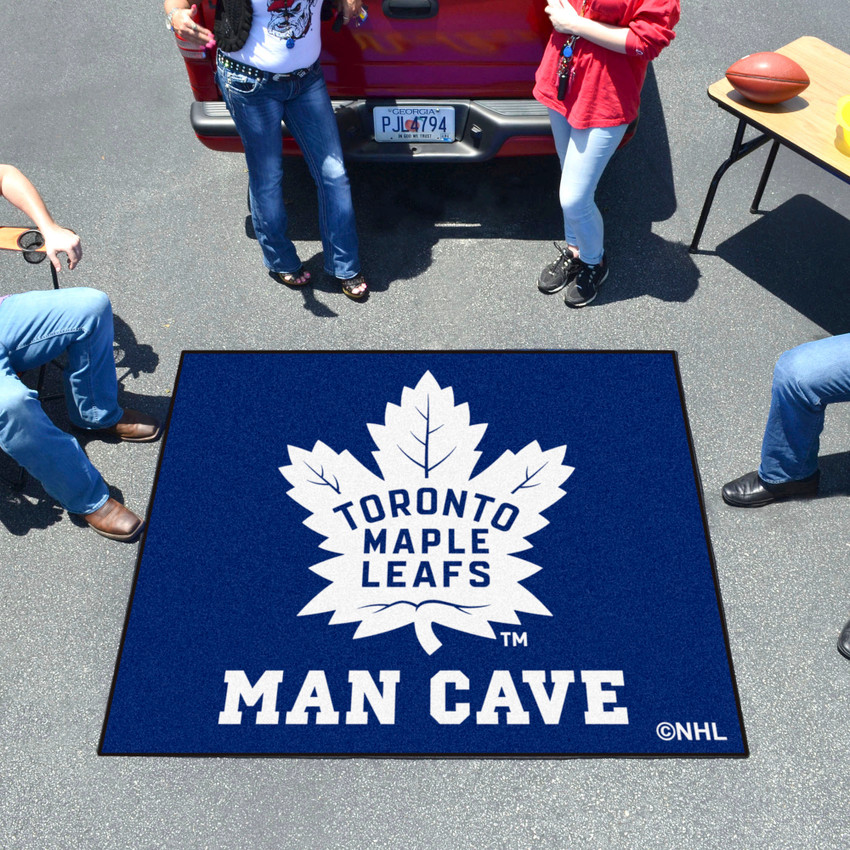 NHL - Toronto Maple Leafs Man Cave Tailgater 59.5"x71"