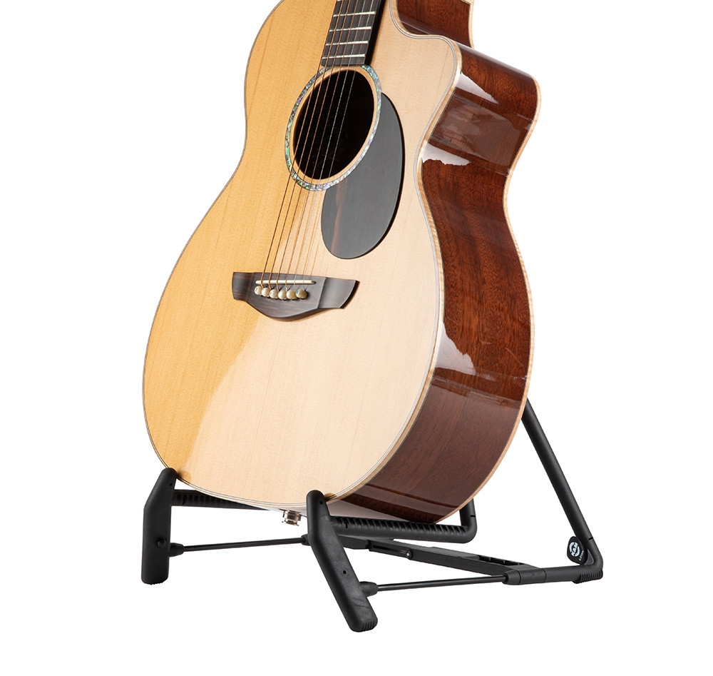 Heli 2 with acoustic guitar - front view