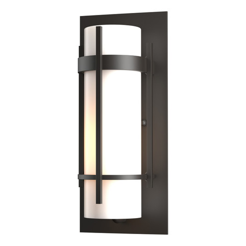Banded One Light Outdoor Wall Sconce in Coastal White (39|305893-SKT-02-GG0034)