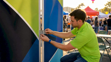 Connecting Banner Stands for Large Exhibit Impact
