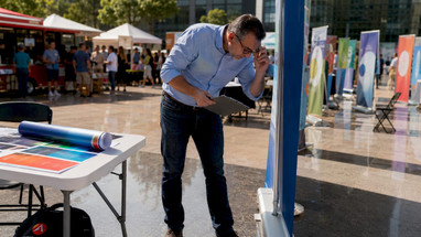 Selecting the Right Banner Stand for Your Exhibit Space
