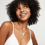 UNOde50 Ser Majestuosa Gold Manta Ray Short Chain Pendant Necklace