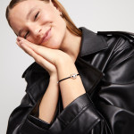 UNOde50 Ser Diferente Black Thread Bracelet with Silver Shell Pearl Accessory