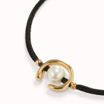 UNOde50 Ser Diferente Black Thread Bracelet with Gold Shell Pearl Accessory UNOde50 Ser Diferente Black Thread Bracelet with Gold Shell Pearl Accessory