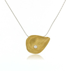 Mysterium Collection Gold Oyster Shell Pendant Necklace with White Freshwater Pearl