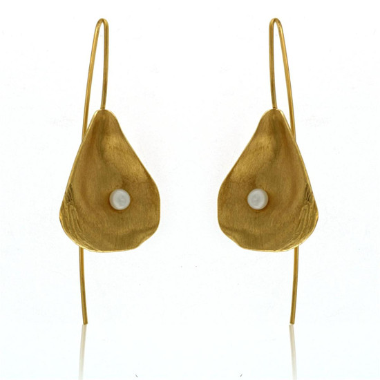 Mysterium Collection Oyster Shell Earrings with White Freshwater Pearl - Gold