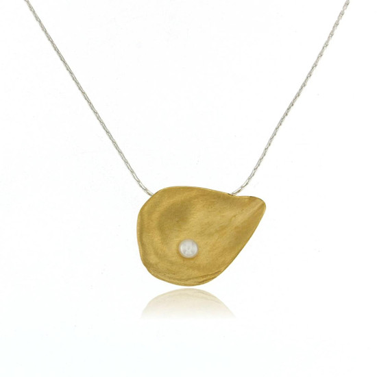 Mysterium Collection Gold Oyster Shell Pendant Necklace with White Freshwater Pearl 