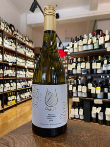 Unison Vineyards - 'Maestro' Chardonnay 2019 Unison Vineyards - 'Maestro' Chardonnay 2019