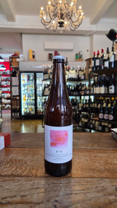 Brood Fermentation 'Pip' Barrel-Aged Farmhouse Ale 5.5% 500ml Brood Fermentation 'Pip' Barrel-Aged Farmhouse Ale 5.5% 500ml