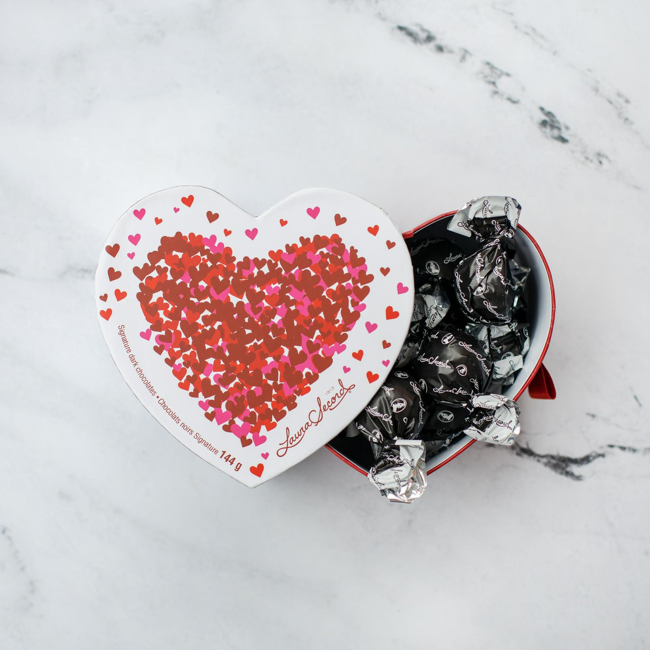 Signature Heart Box - Dark Chocolate 144 g