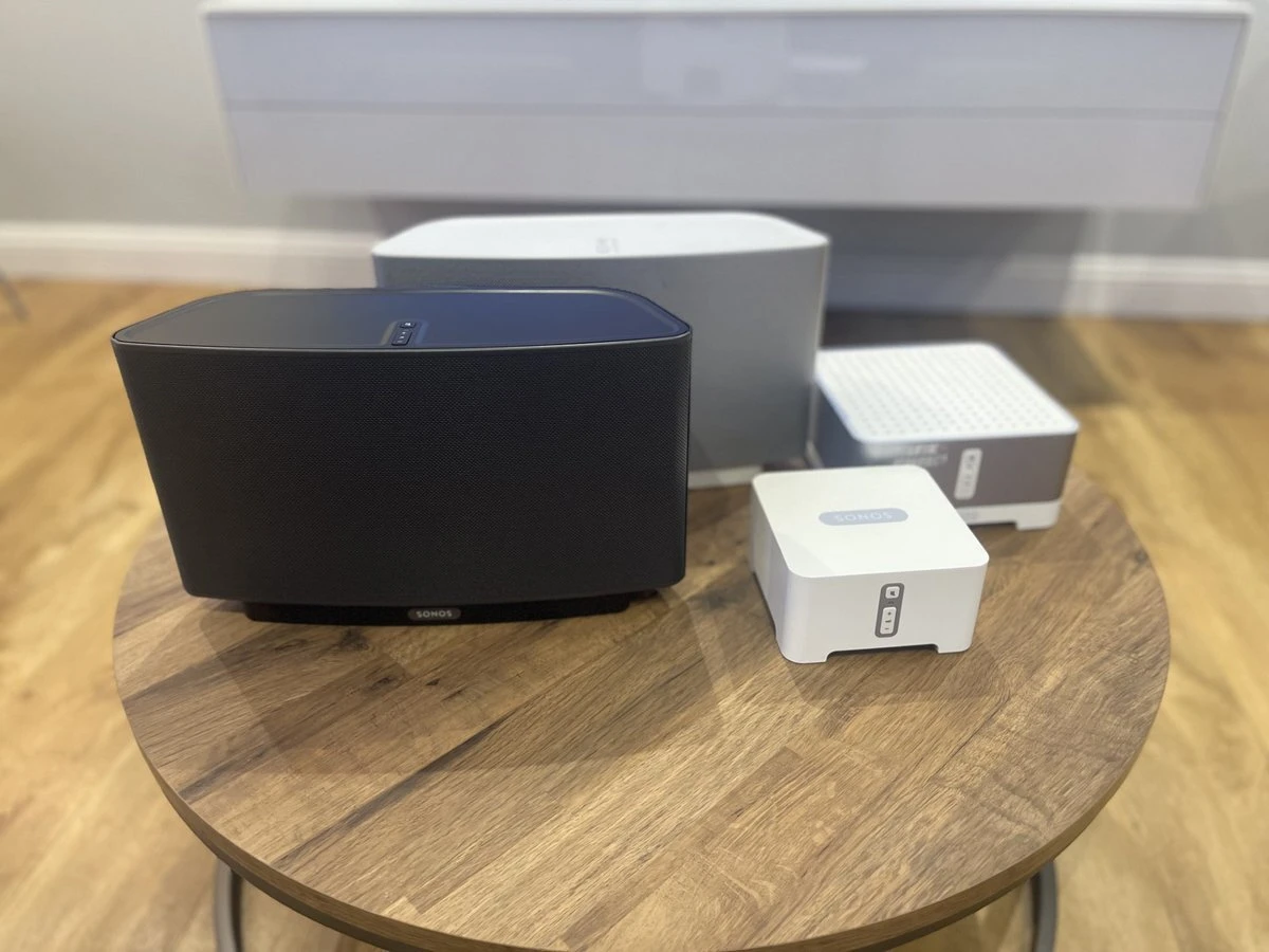 Original Sonos products eligible for Sonos Trade Up: Play:5 (Gen 1) in black and white, a Connect and a ZonePlayer ZP120