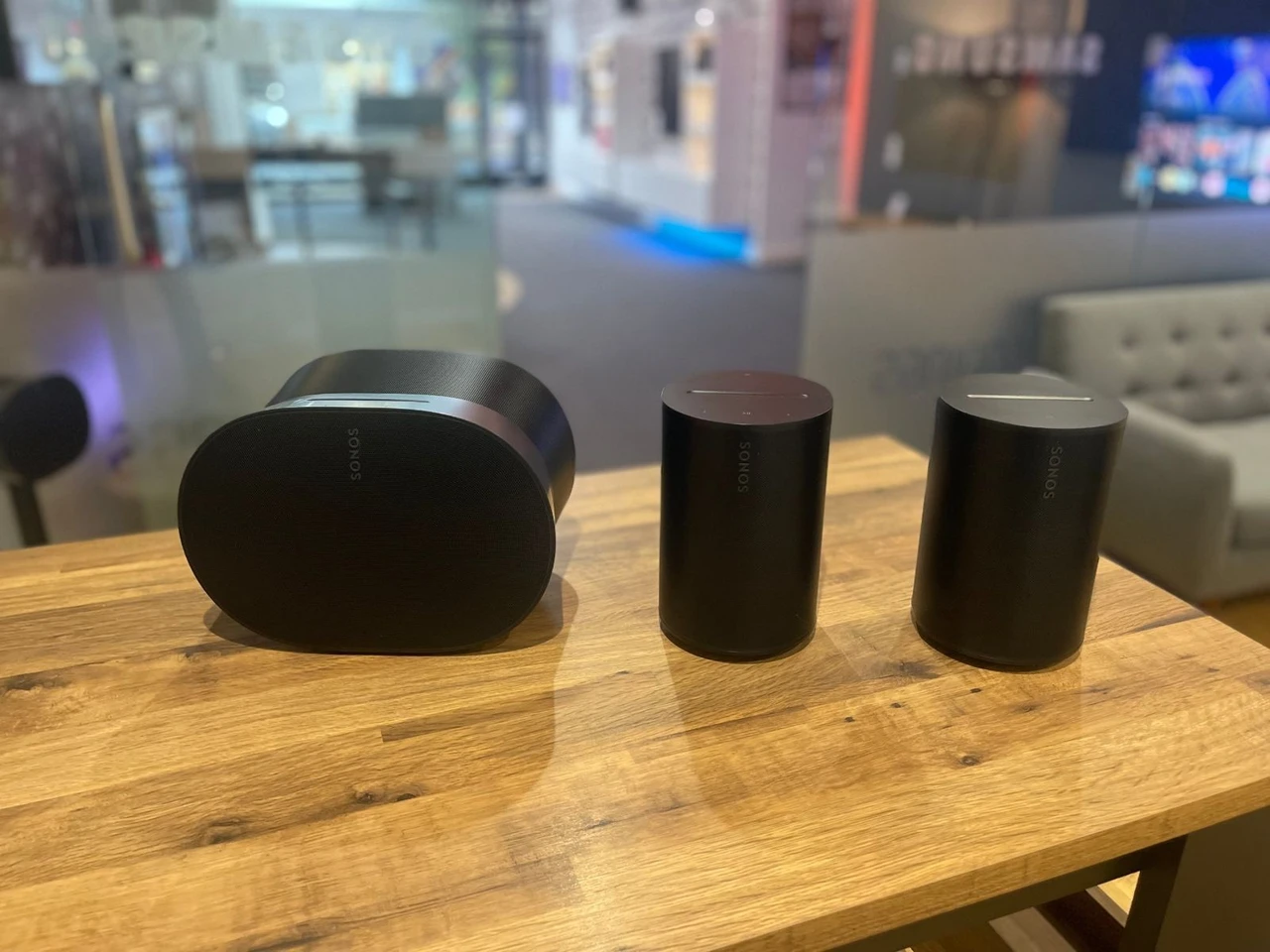 Sonos Era 300, Era 100 and Era 100 SL side by side, showing the difference in size