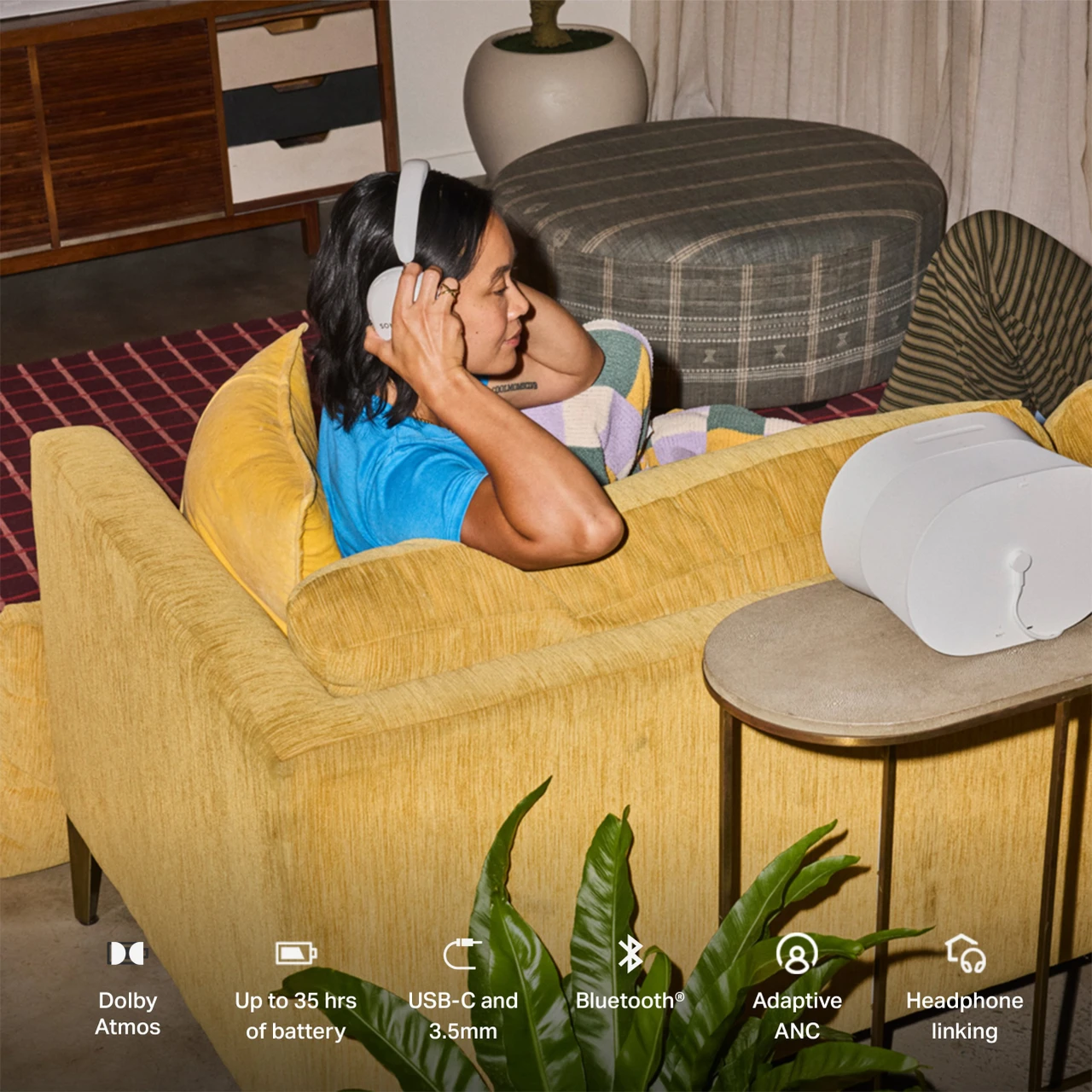 Listening to music from a Sonos speaker on Sonos Ace Ultra headphones