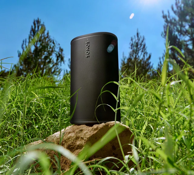 Sonos Play portable speaker in black on a lawn