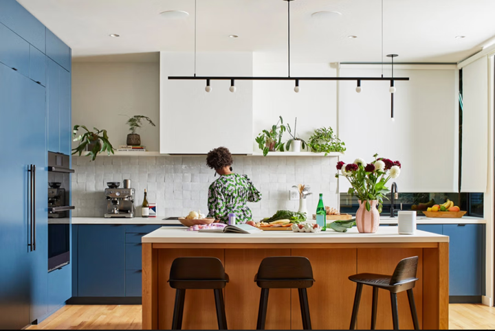 Sonos INCLGWW1 6" In Ceiling speaker shown in a kitchen setting