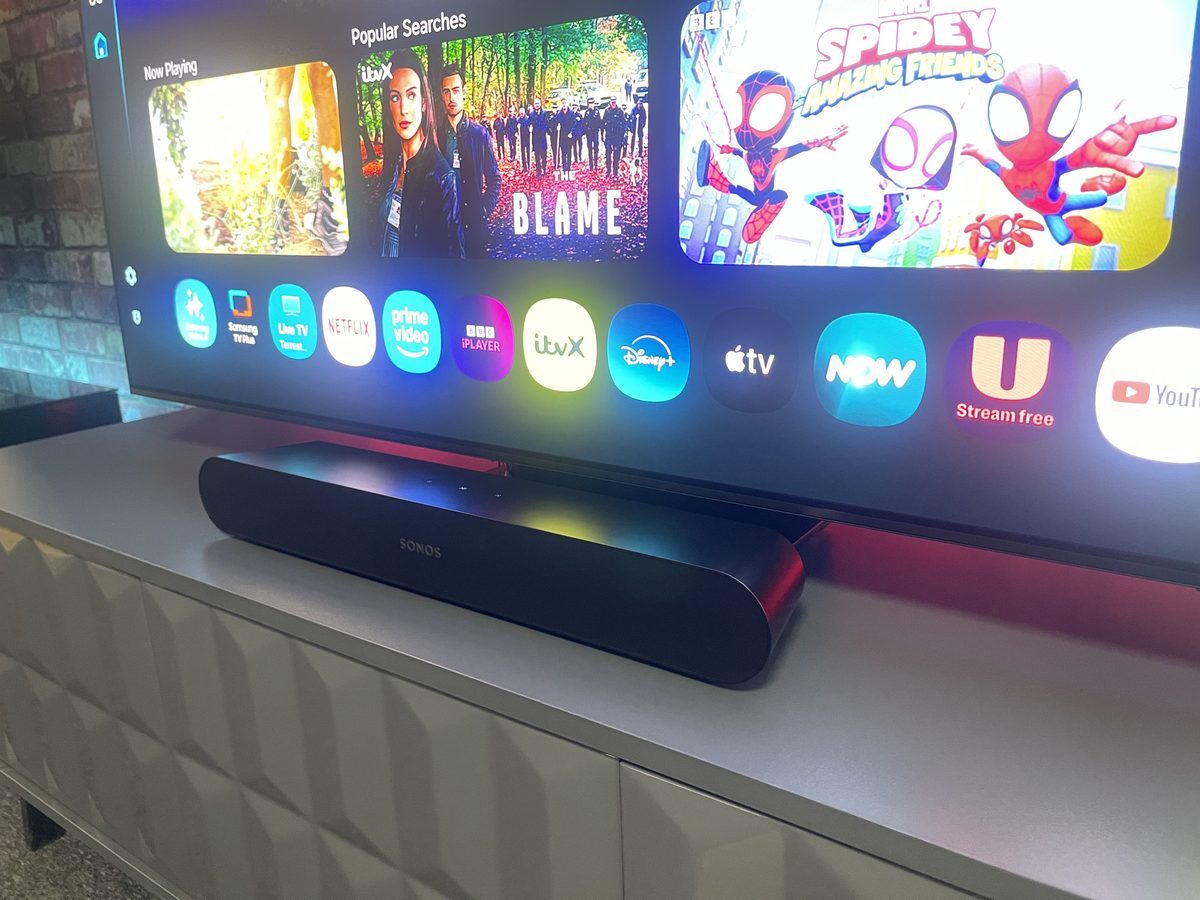 Sonos Ray compact soundbar on a TV unit beneath a Samsung TV in the Jennings showroom, Fleet
