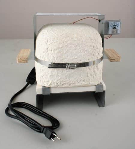 Image of the Paragon Quikfire kiln, simple small desktop kiln with on off switch