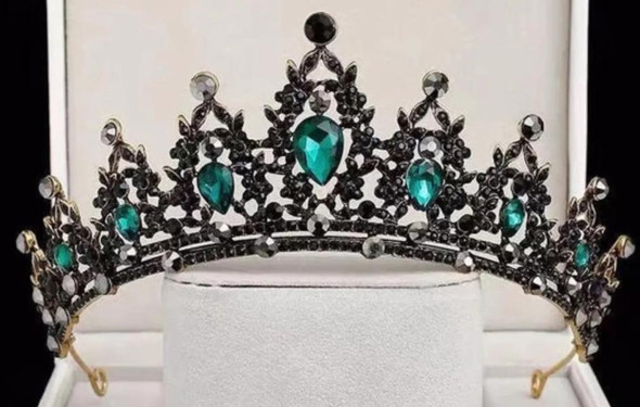 Green Gem Black Queen Tiara | Fantasy and Medieval | Crowns and Tiaras