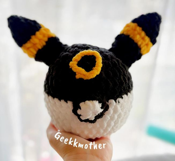 Crochet Umbreon White Bottom Pokeball | Geekkmother Crochet Creations