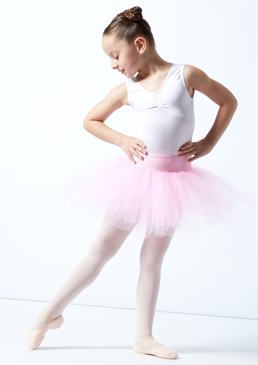 Fière Petite Fille Afro-américaine En Ballet Portant Une Jupe Tutu Rose  Enfants Debout Dans Le Ballet