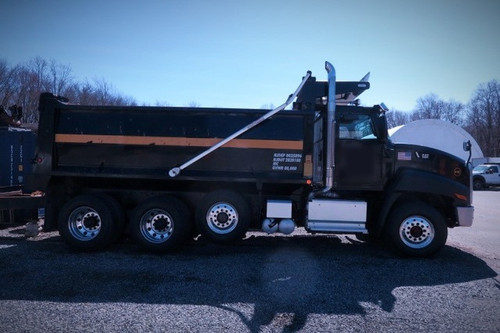 2014 Caterpillar CT660L Tri Axle Dump Truck 2014 Caterpillar CT660L Tri Axle Dump Truck